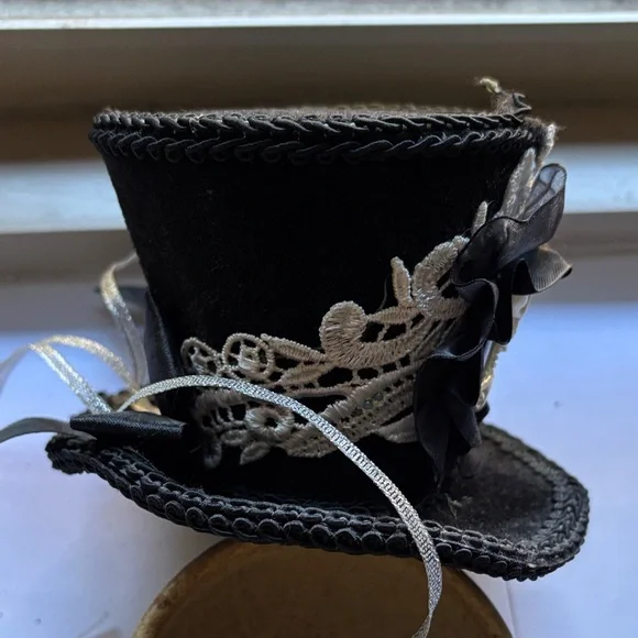 Mini Skeleton Goth Black Cocktail Fascinator Top Hat - Picture 7 of 9